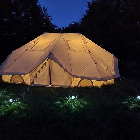 Glamping In Style Emperor Tent Hotel Ifield Eksteriør billede