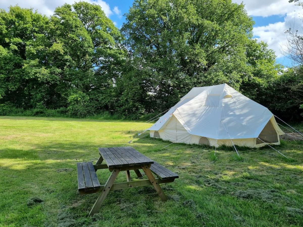 Glamping In Style Emperor Tent Hotel Ifield Eksteriør billede