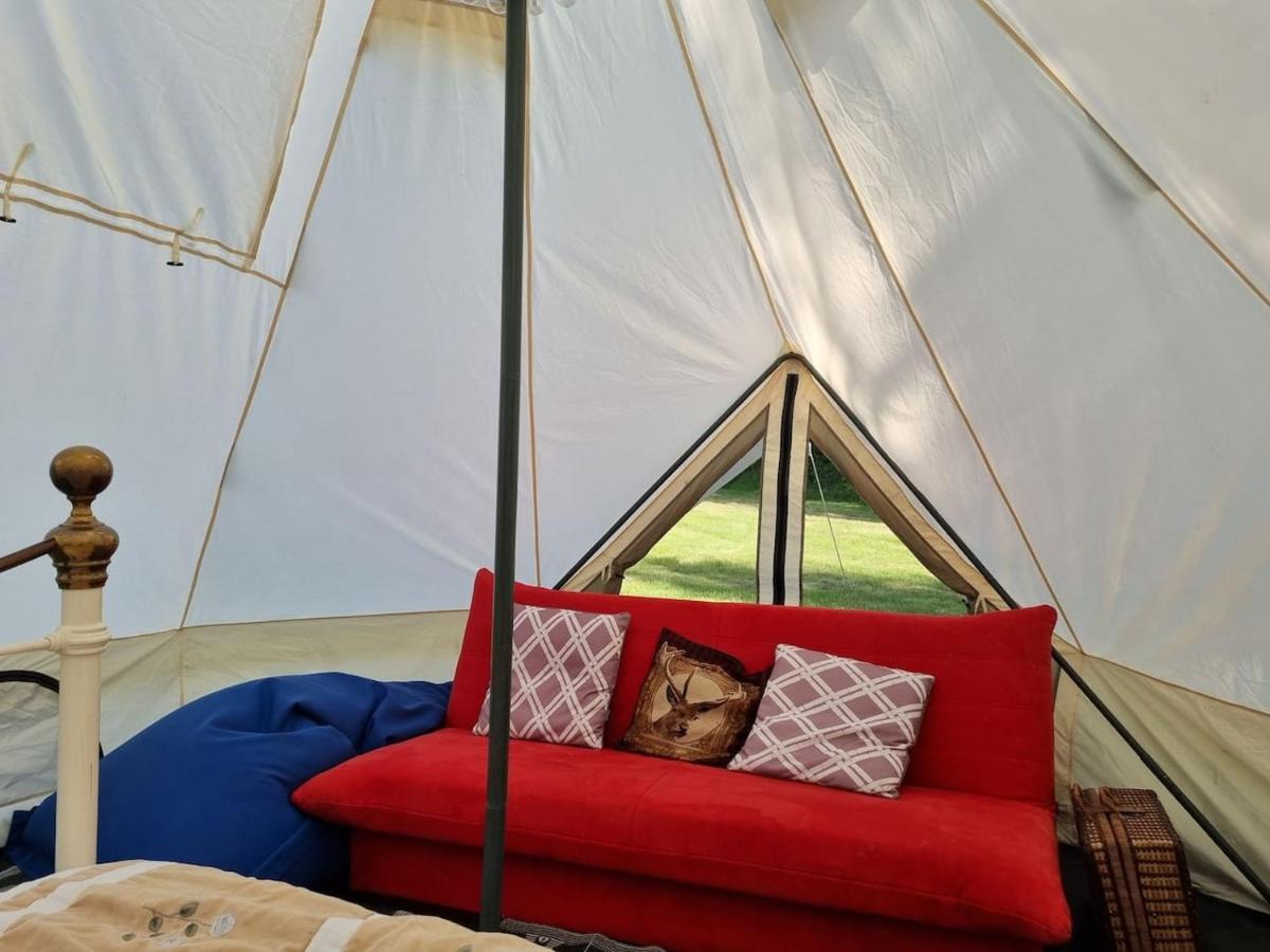 Glamping In Style Emperor Tent Hotel Ifield Eksteriør billede