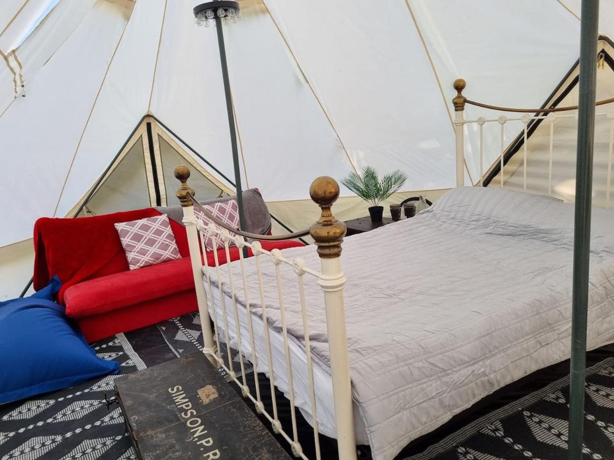 Glamping In Style Emperor Tent Hotel Ifield Eksteriør billede