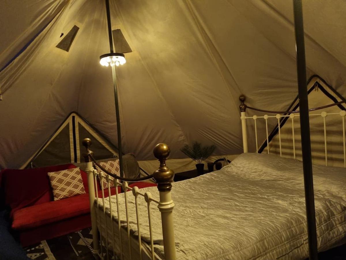 Glamping In Style Emperor Tent Hotel Ifield Eksteriør billede